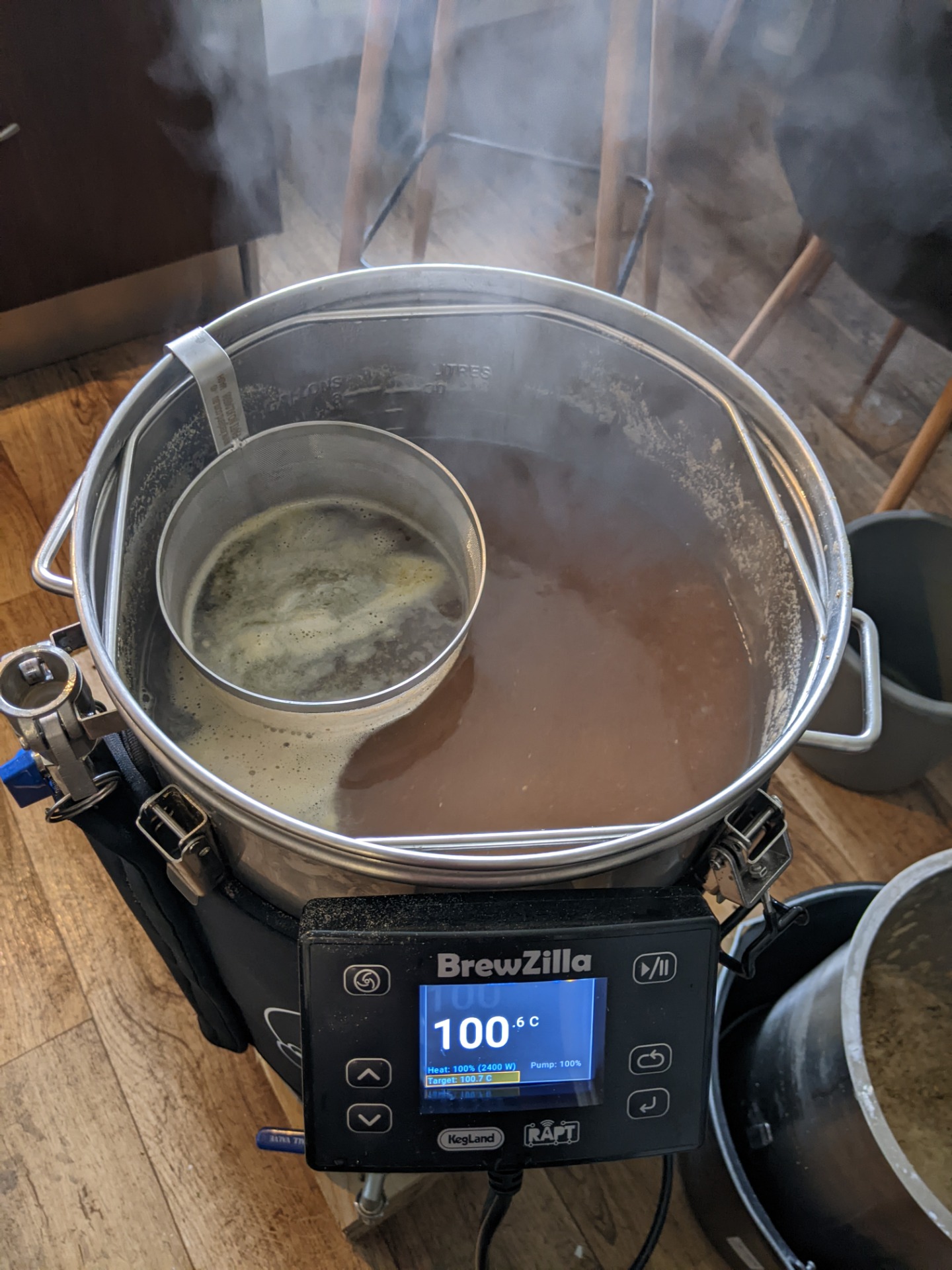 Chmelovar ve spider hopu